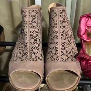 Vince Camuto heeled boot. Size 11
